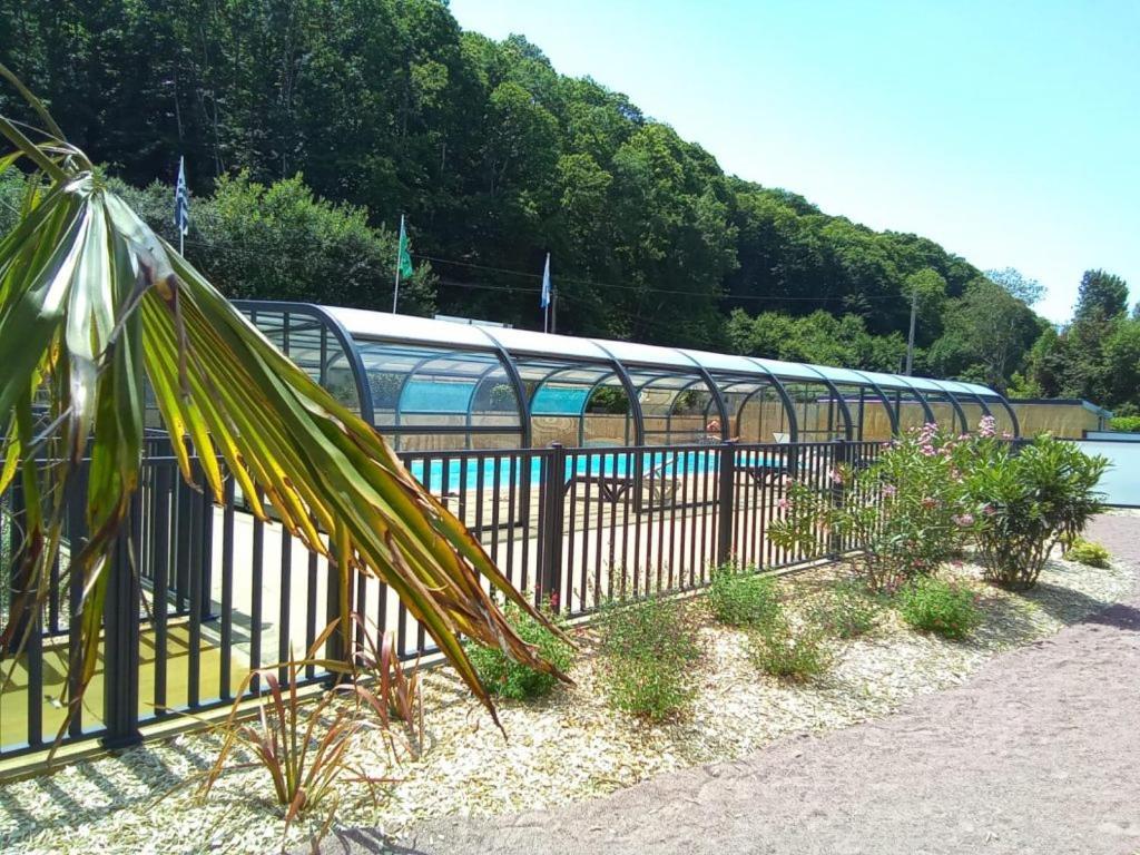 Camping Les Couesnons Hotel Roz sur Couesnon Bagian luar foto